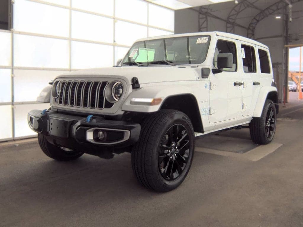 2024 Jeep Wrangler Base — photo 1 of 6