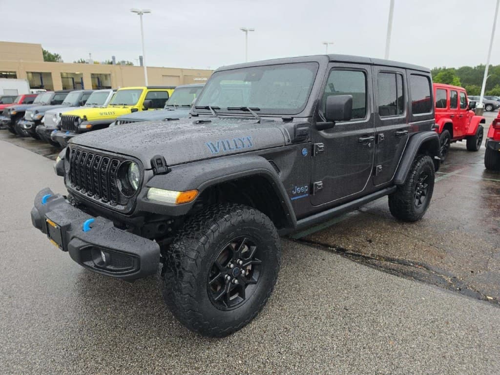 2024 Jeep Wrangler Sport — photo 1 of 6