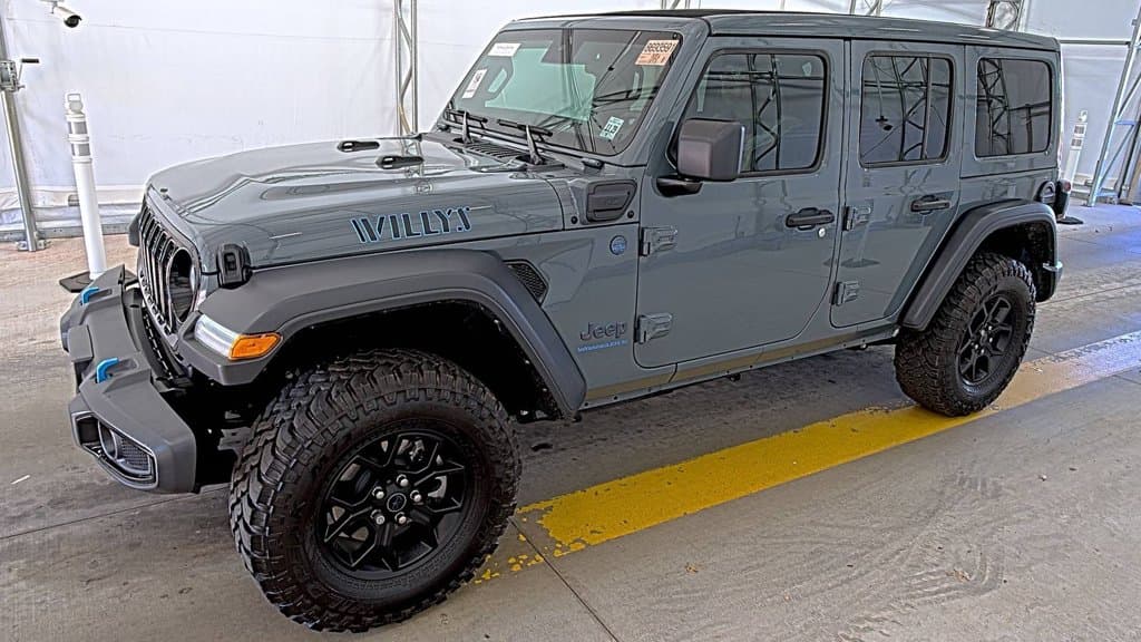 2024 Jeep Wrangler Sport — photo 1 of 6