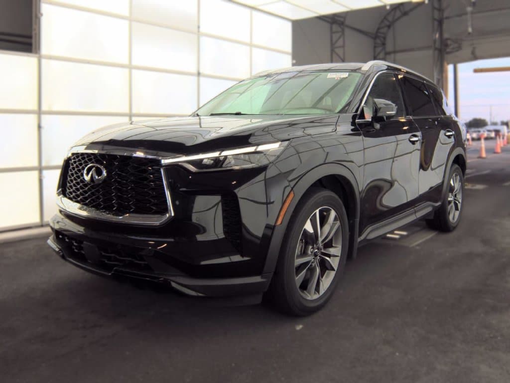2023 INFINITI QX60 LUXE — photo 1 of 6