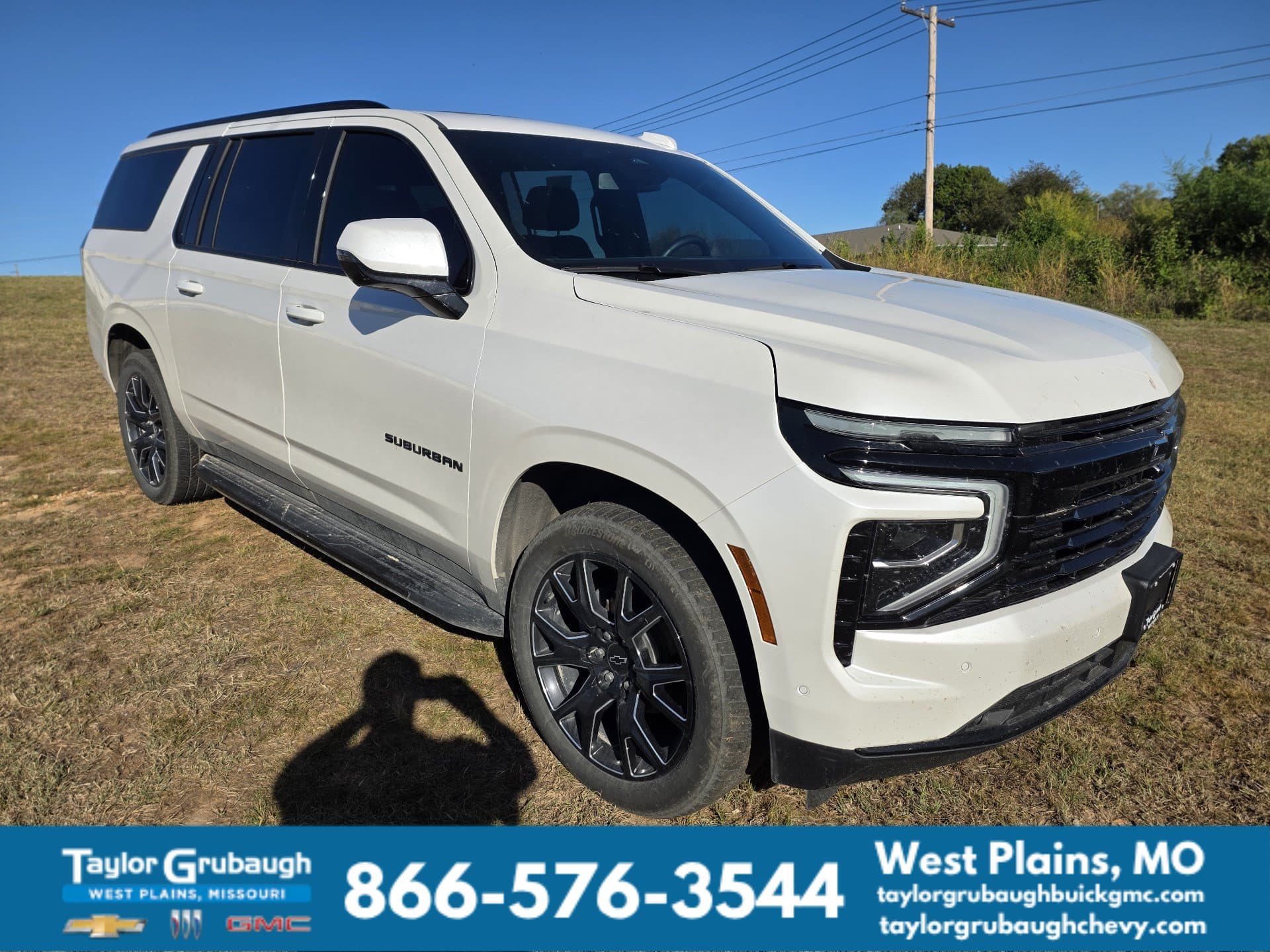 2025 Chevrolet Suburban RST — photo 1 of 16