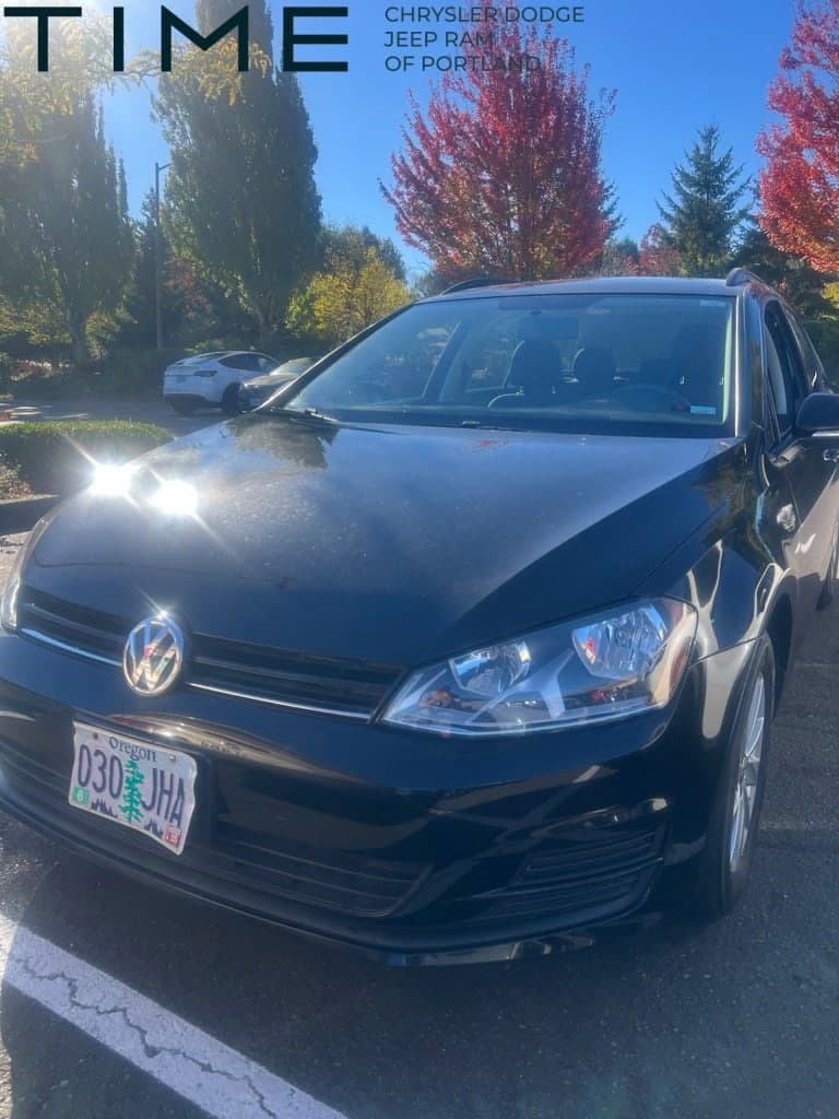 2016 Volkswagen Golf SportWagen TSI S — photo 1 of 6
