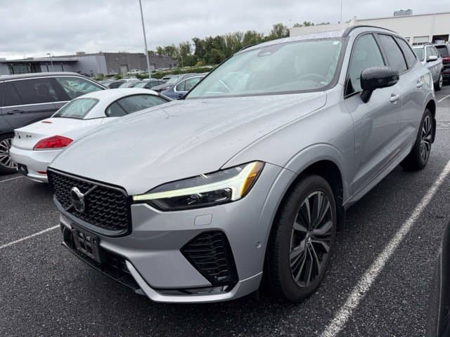 2023 Volvo XC60 Base — photo 1 of 7