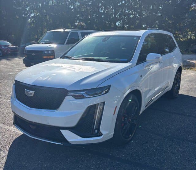 2025 Cadillac XT6 AWD Sport — photo 1 of 6