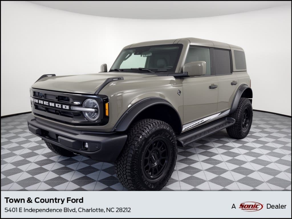 2026 Ford Bronco Outer Banks — photo 1 of 39