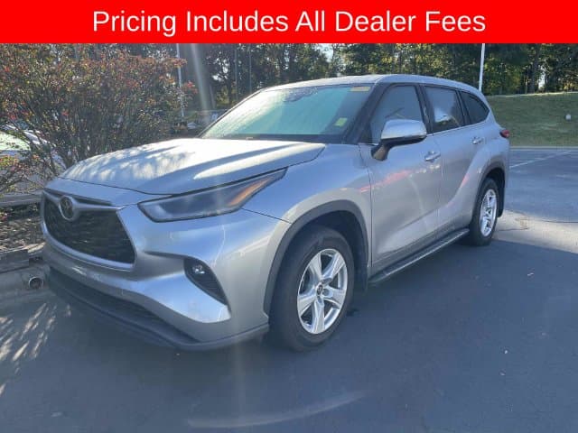 2021 Toyota Highlander LE — photo 1 of 13