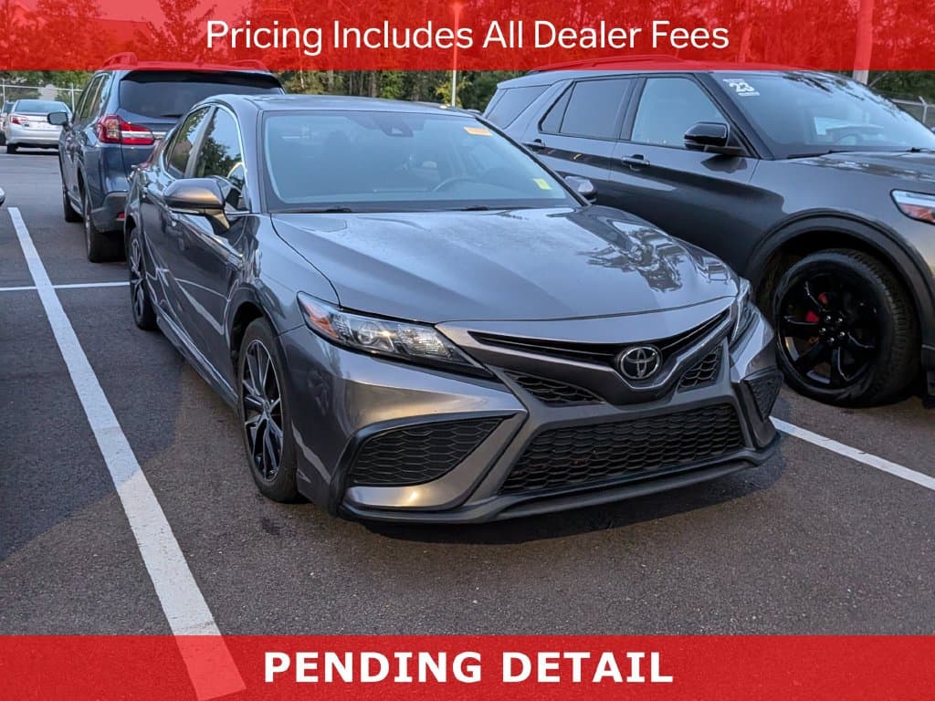 2024 Toyota Camry SE — photo 1 of 11
