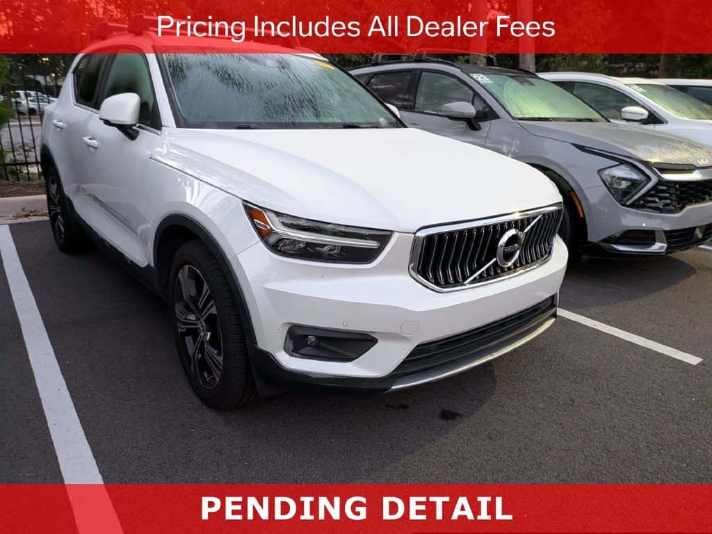 2021 Volvo XC40 Base — photo 1 of 10