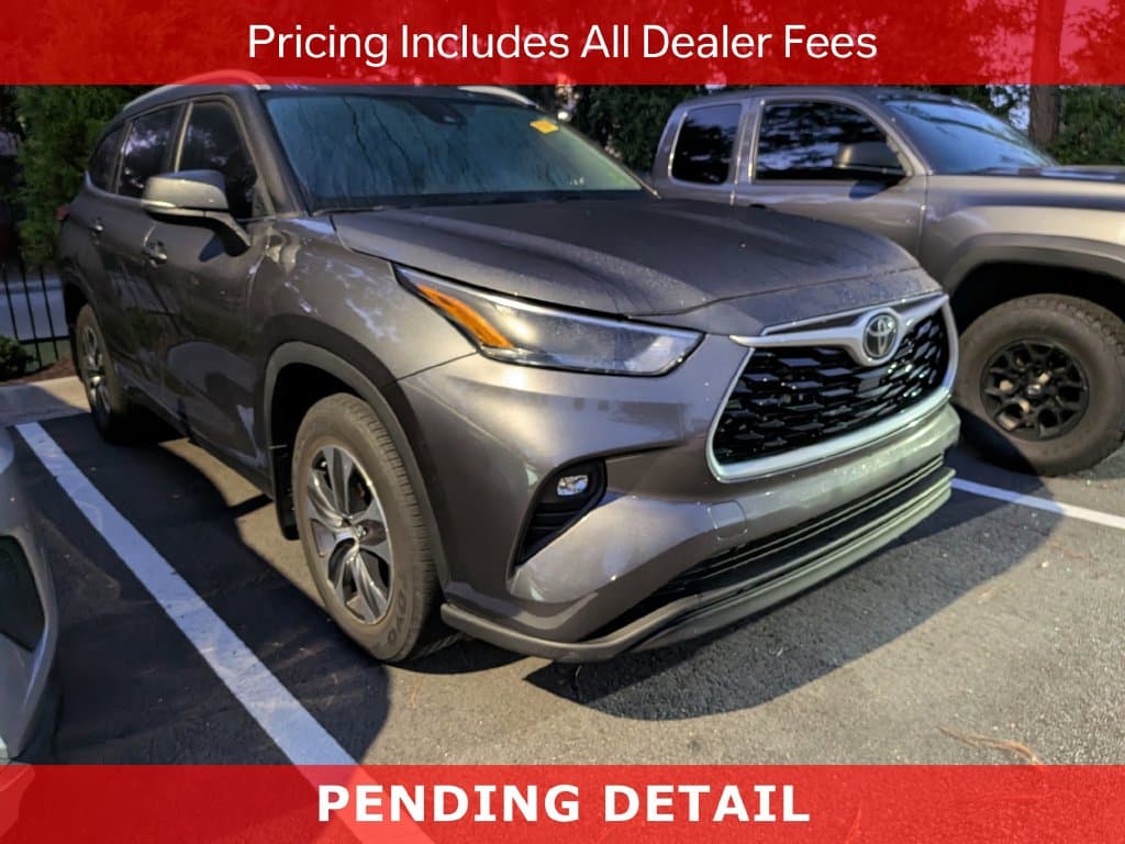 2023 Toyota Highlander XLE — photo 1 of 11