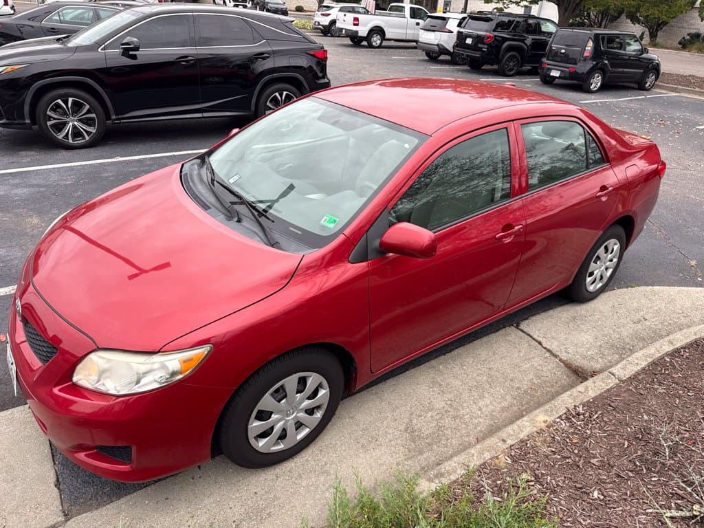 2010 Toyota Corolla LE — photo 1 of 4