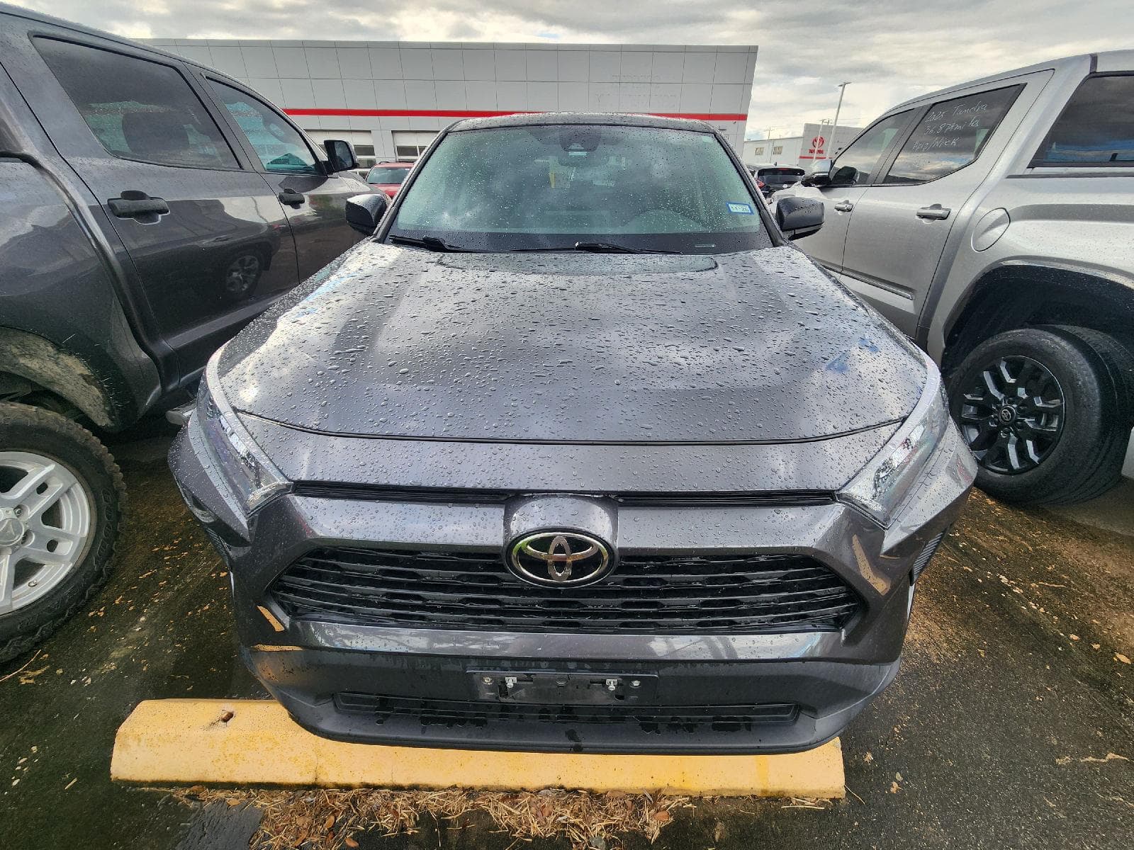 2022 Toyota RAV4 LE — photo 1 of 9