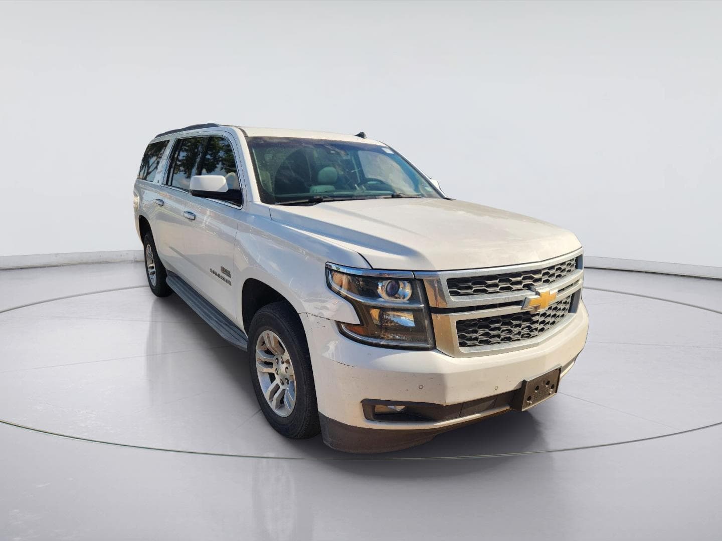 2015 Chevrolet Suburban LT — photo 1 of 10