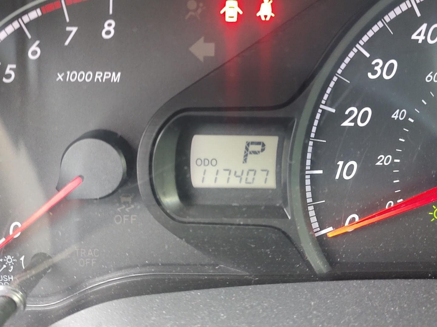 2011 Toyota Sienna LE — photo 1 of 8