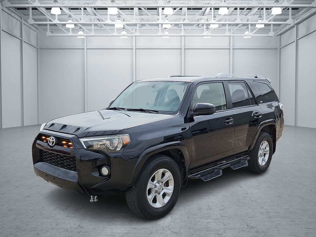 2018 Toyota 4Runner SR5 — photo 1 of 20