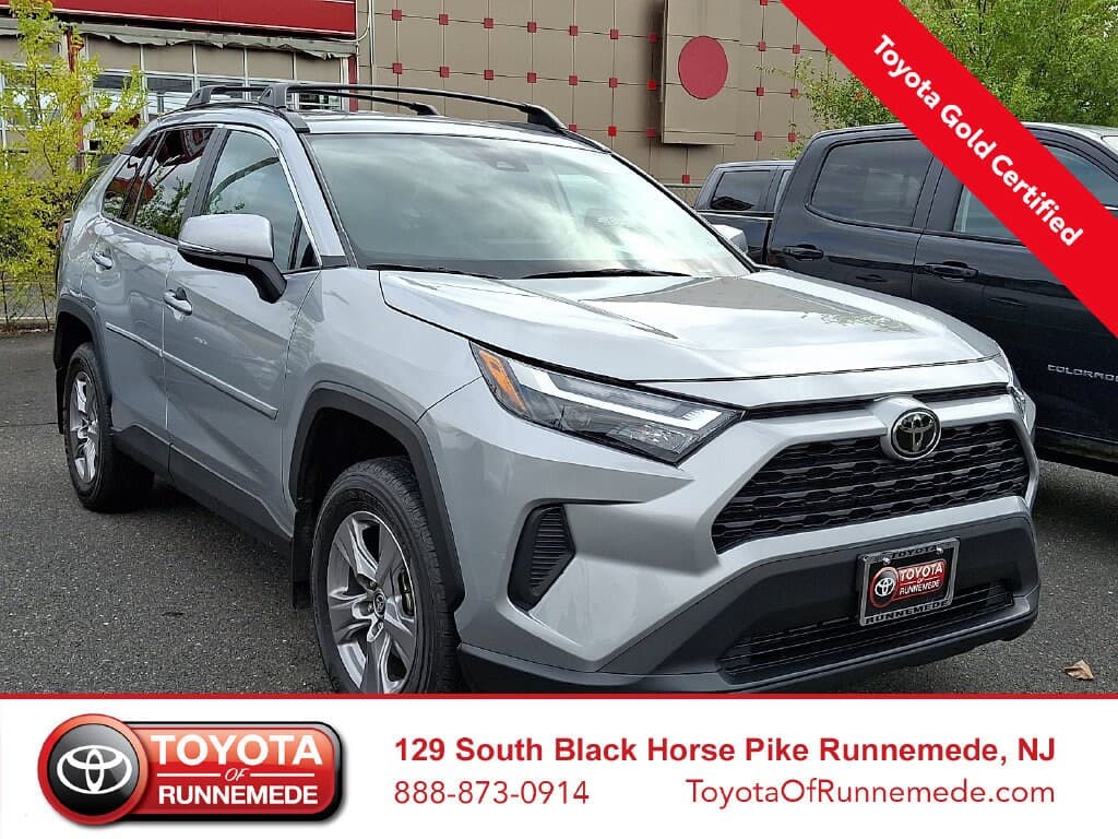 2025 Toyota RAV4 XLE — photo 1 of 18