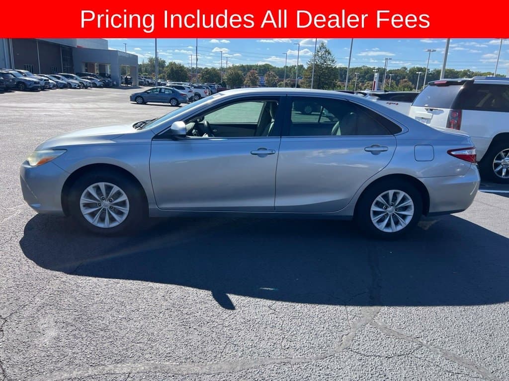 2015 Toyota Camry LE — photo 1 of 21