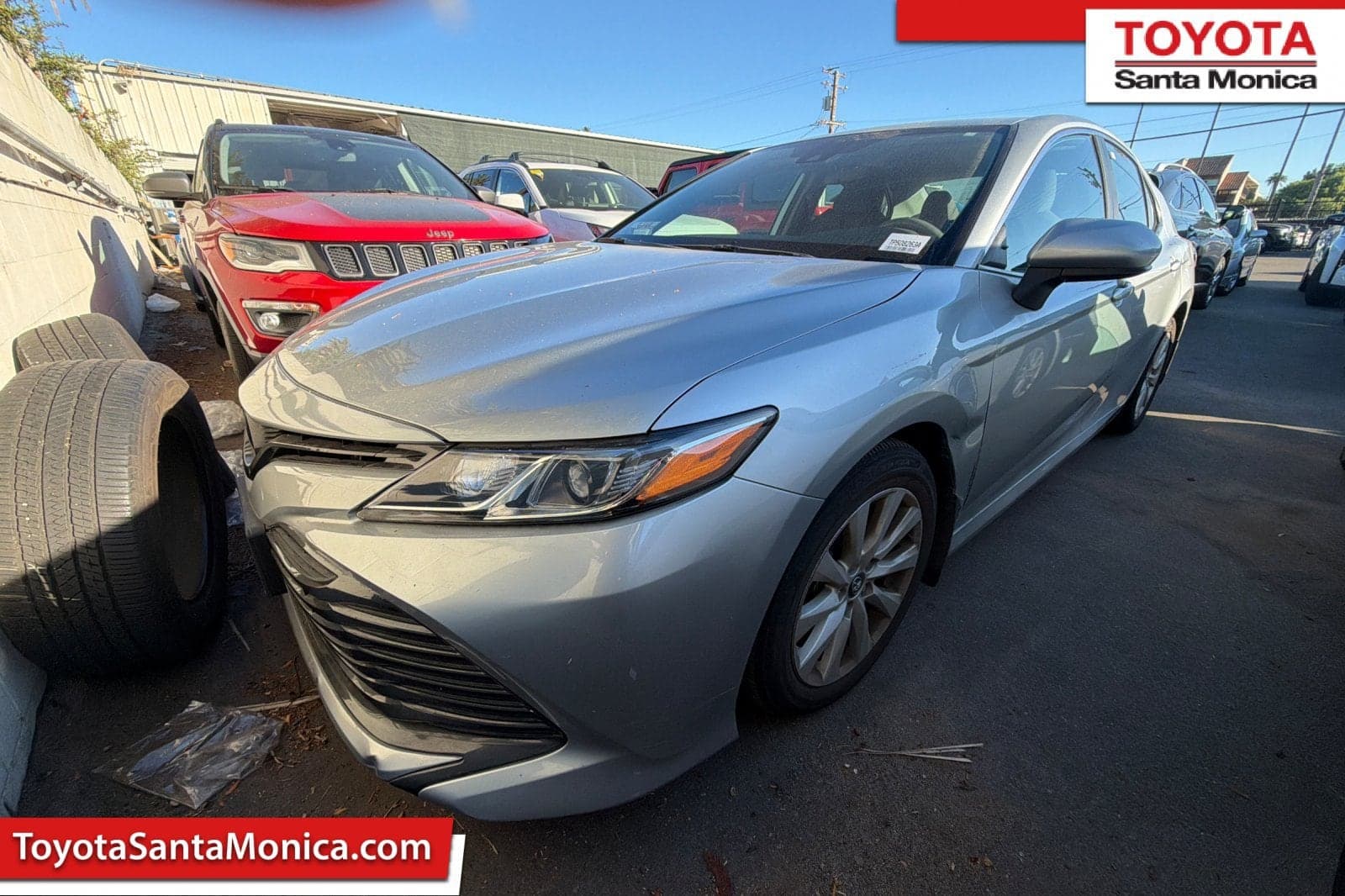 2020 Toyota Camry LE — photo 1 of 9