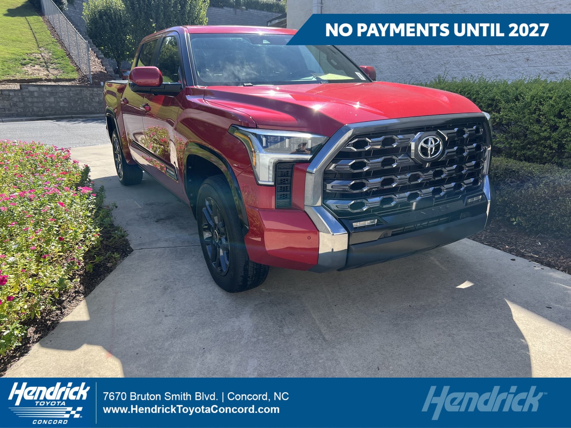 2024 Toyota Tundra 4WD Platinum — photo 1 of 36
