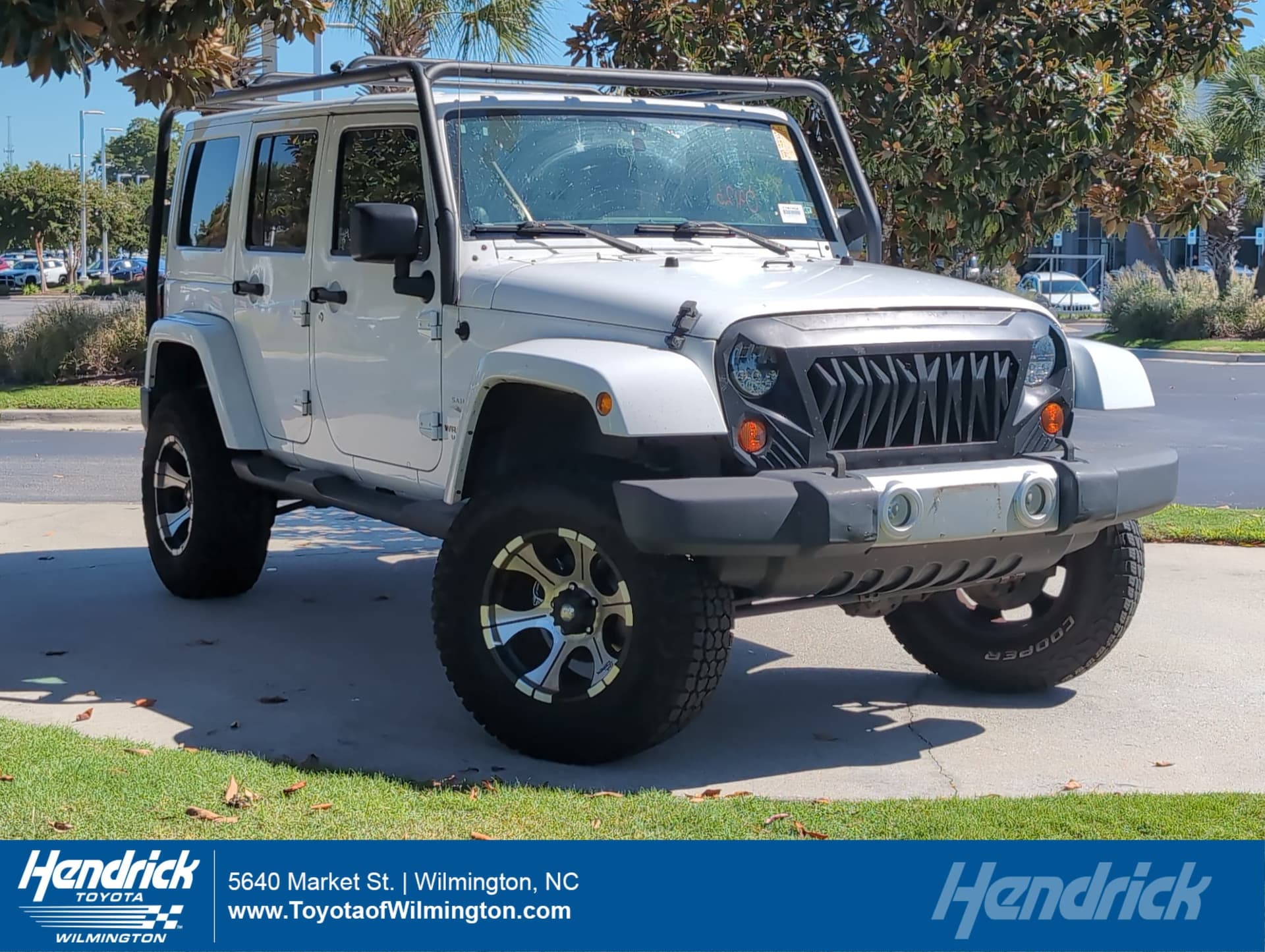 2013 Jeep Wrangler Unlimited Sahara — photo 1 of 11