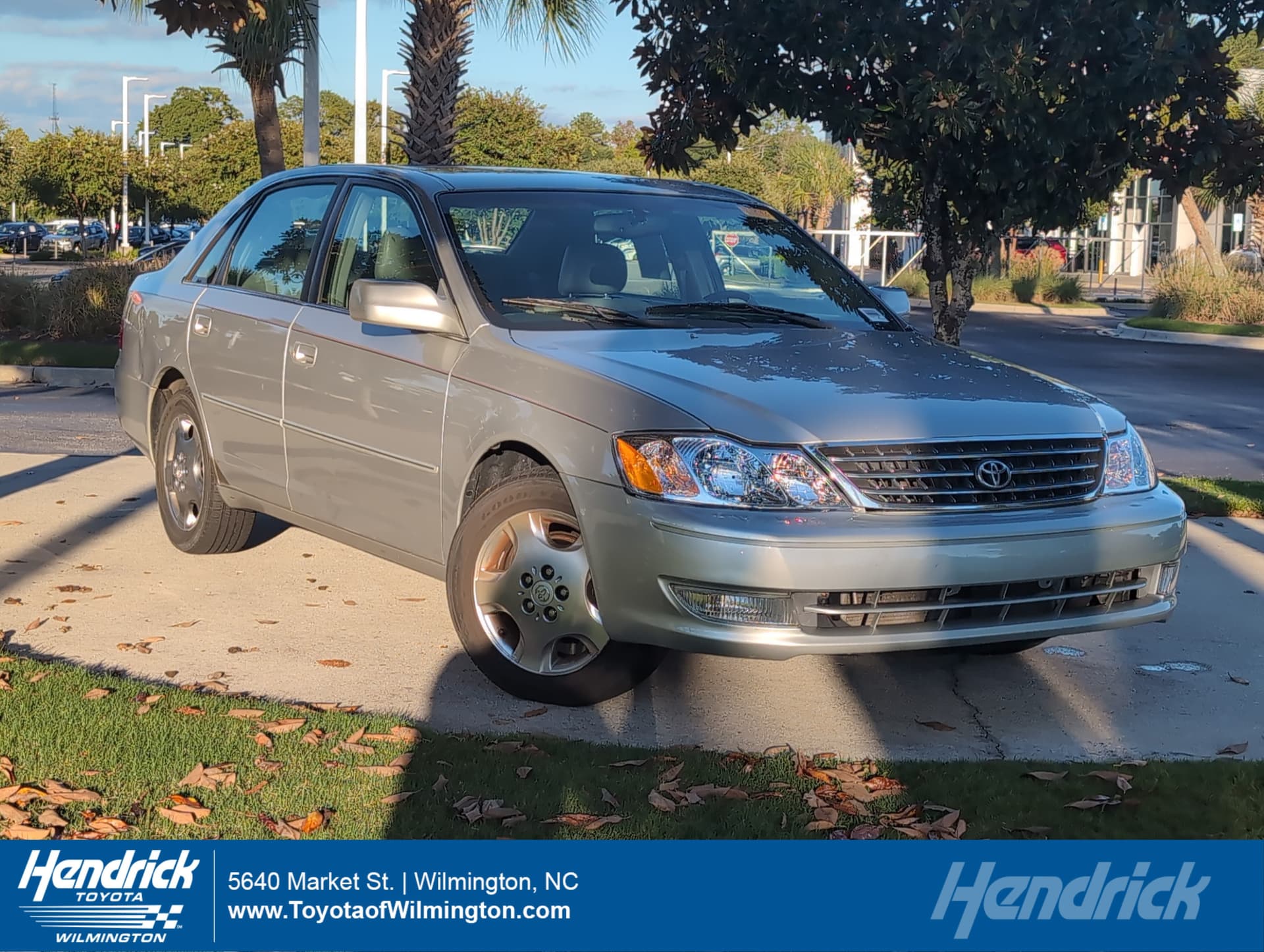 2004 Toyota Avalon XLS — photo 1 of 11