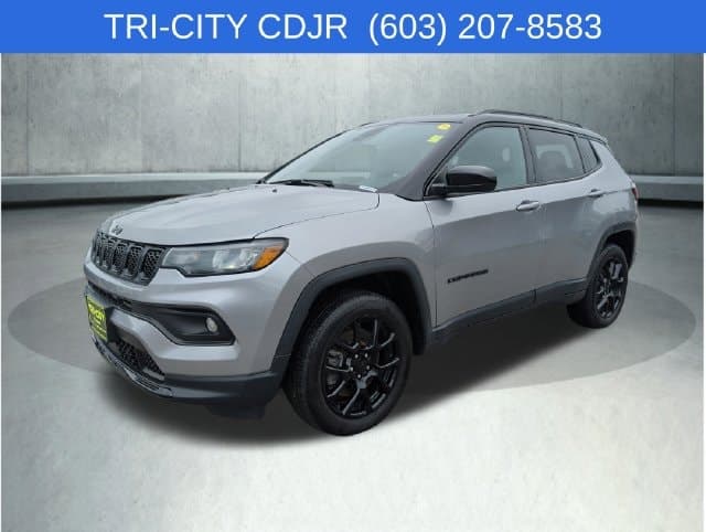 2024 Jeep Compass Latitude — photo 1 of 35