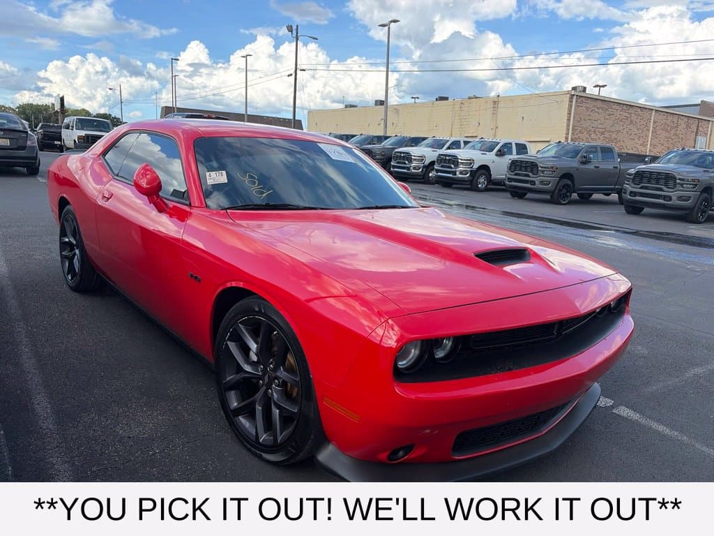 2023 Dodge Challenger R/T — photo 1 of 13
