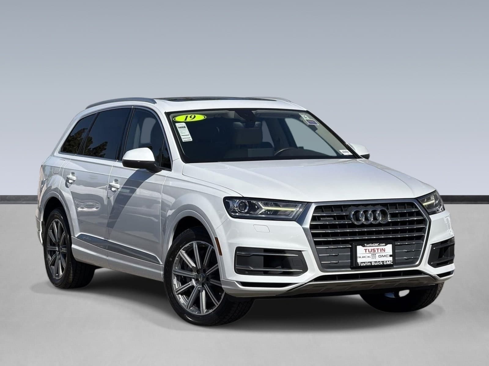 2019 Audi Q7 Premium — photo 1 of 42