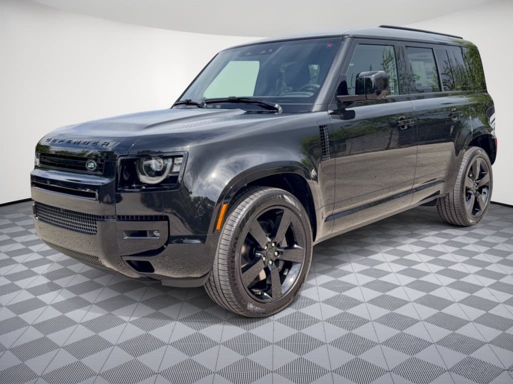 2026 Land Rover Defender X-Dynamic SE — photo 1 of 32