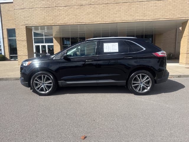 2019 Ford Edge Titanium — photo 1 of 20