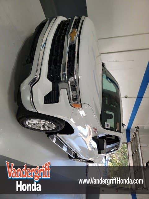 2025 Chevrolet Silverado 1500 LT — photo 1 of 15