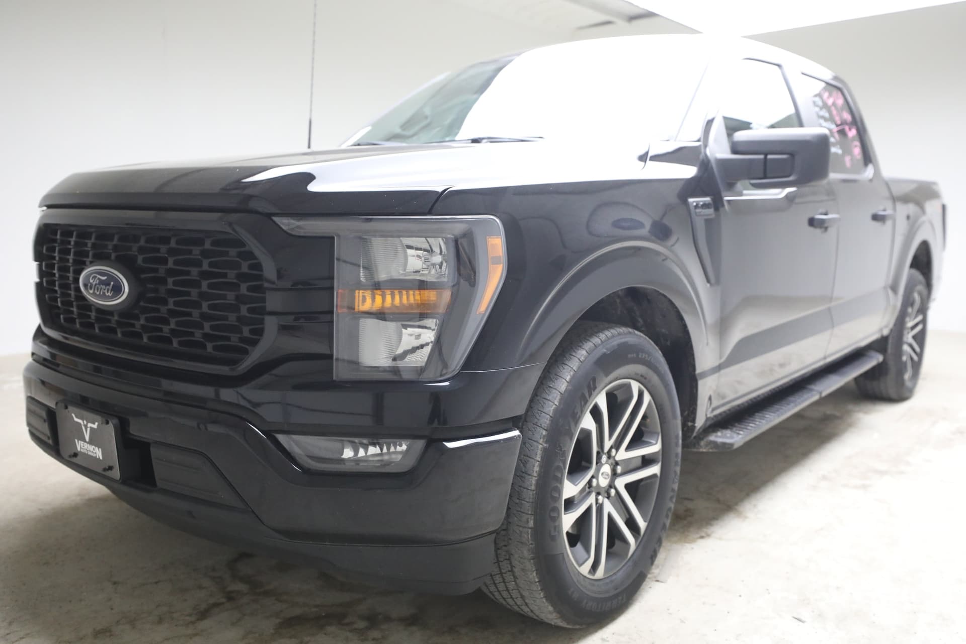 2023 Ford F-150 Base — photo 1 of 15
