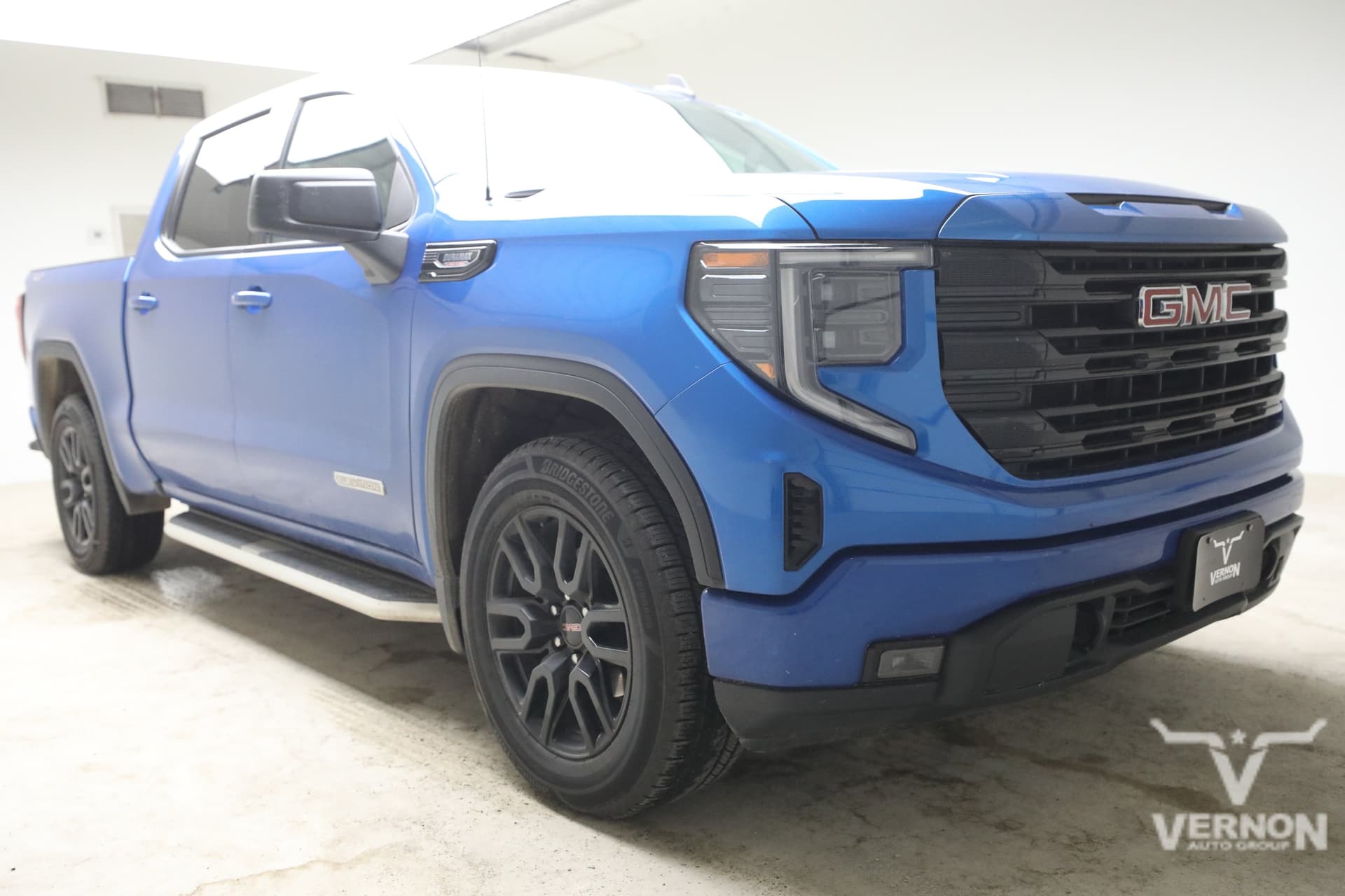 2024 GMC Sierra 1500 Base — photo 1 of 15