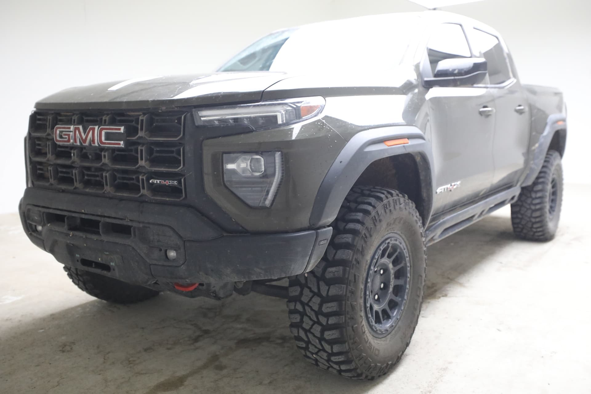 2024 GMC Canyon Base — photo 1 of 15