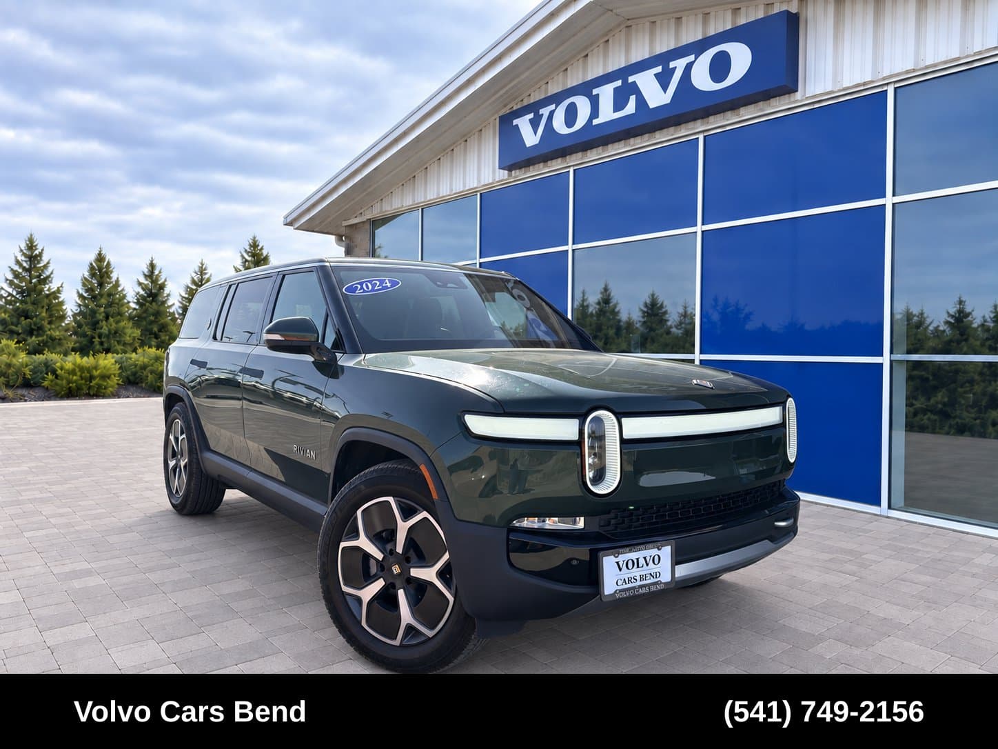 2024 Rivian R1S Base — photo 1 of 27
