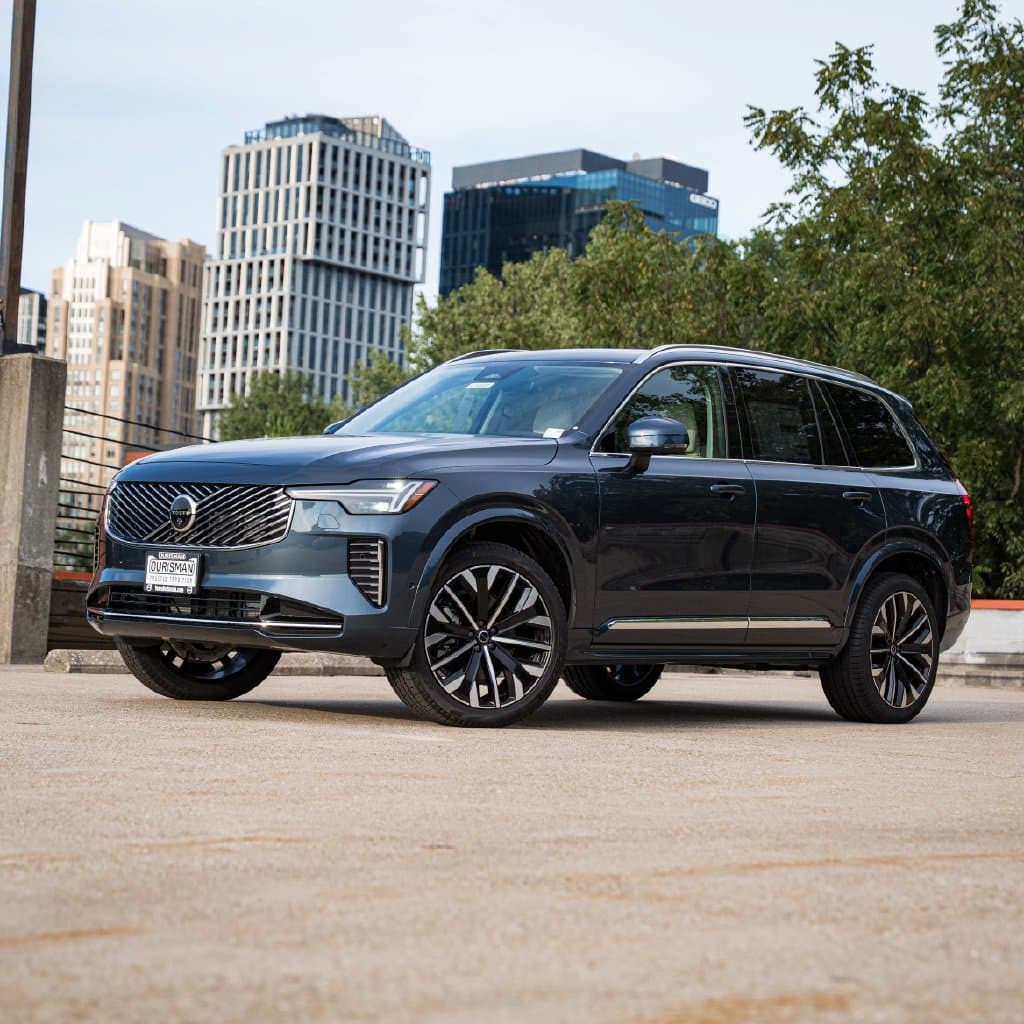 2026 Volvo XC90 Base — photo 1 of 30