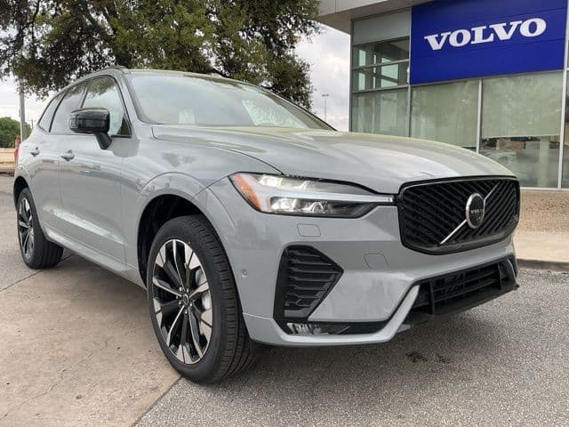 2026 Volvo XC60 Base — photo 1 of 32
