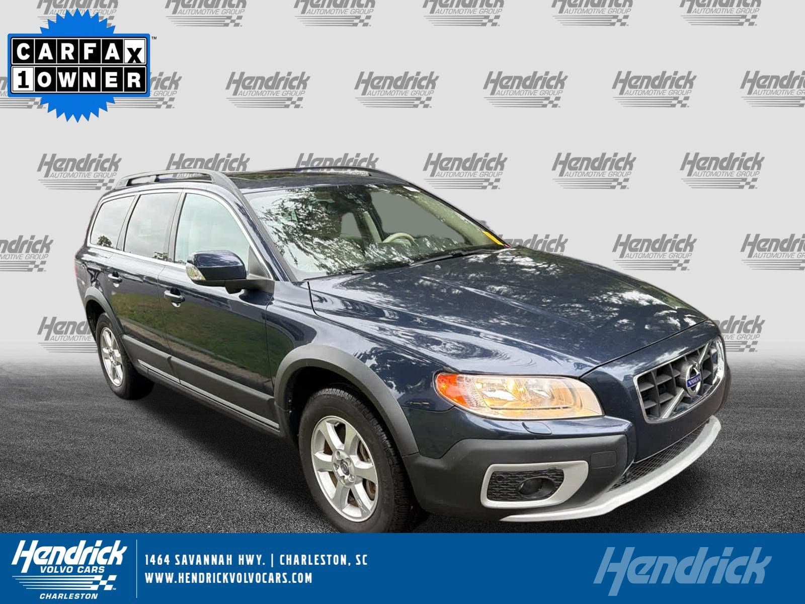 2012 Volvo XC70 3.2L Platinum — photo 1 of 36
