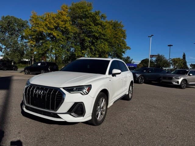 2023 Audi Q3 Premium — photo 1 of 13