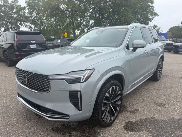 2026 Volvo XC90 Ultra — photo 1 of 17