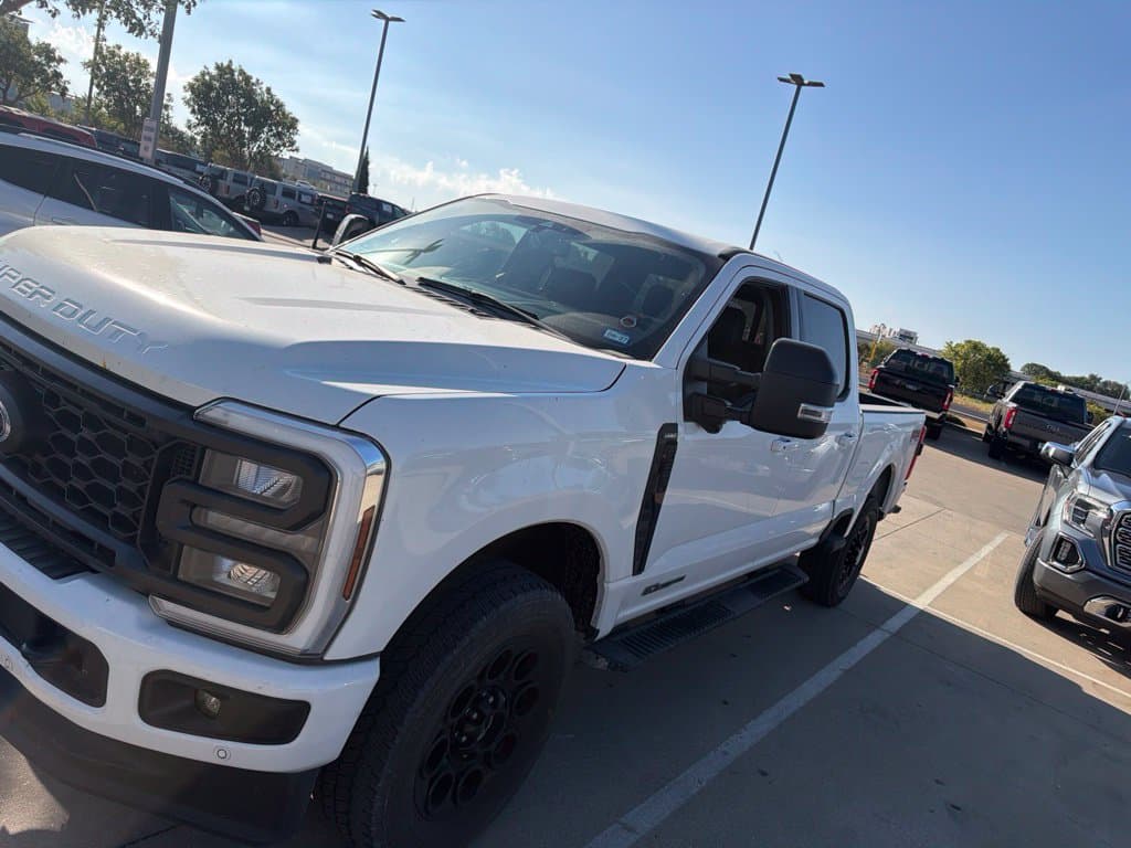 2024 Ford Super Duty F-250 SRW LARIAT — photo 1 of 4