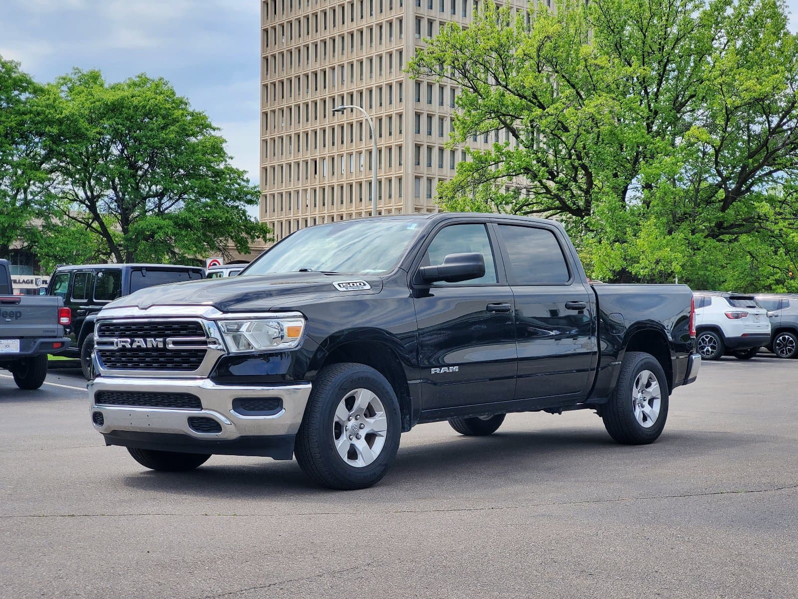2023 RAM 1500 Big Horn — photo 1 of 32