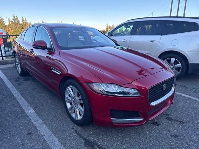 2016 Jaguar XF 35t Premium — photo 1 of 8