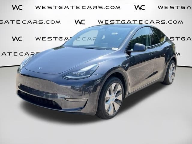 2024 Tesla Model Y Long Range — photo 1 of 50