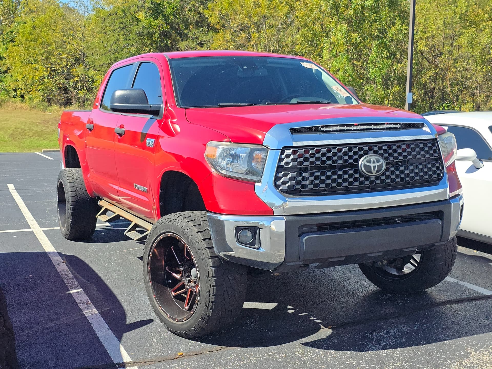 2020 Toyota Tundra 4WD SR5 — photo 1 of 10
