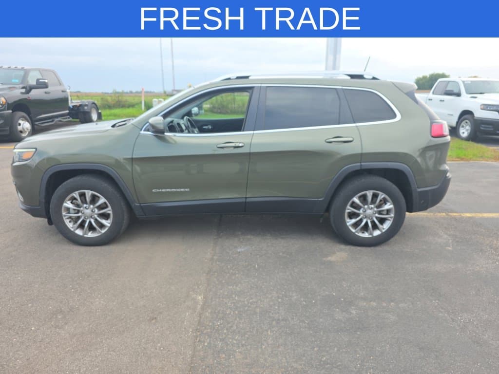 2021 Jeep Cherokee Latitude Lux — photo 1 of 12