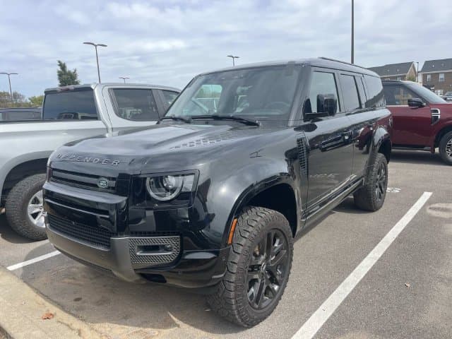 2024 Land Rover Defender Outbound — photo 1 of 2