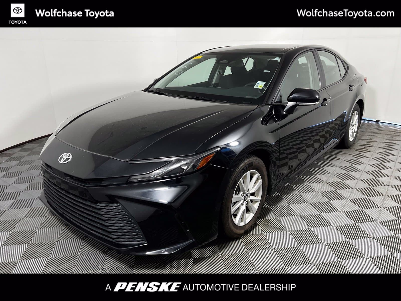 2025 Toyota Camry LE — photo 1 of 11