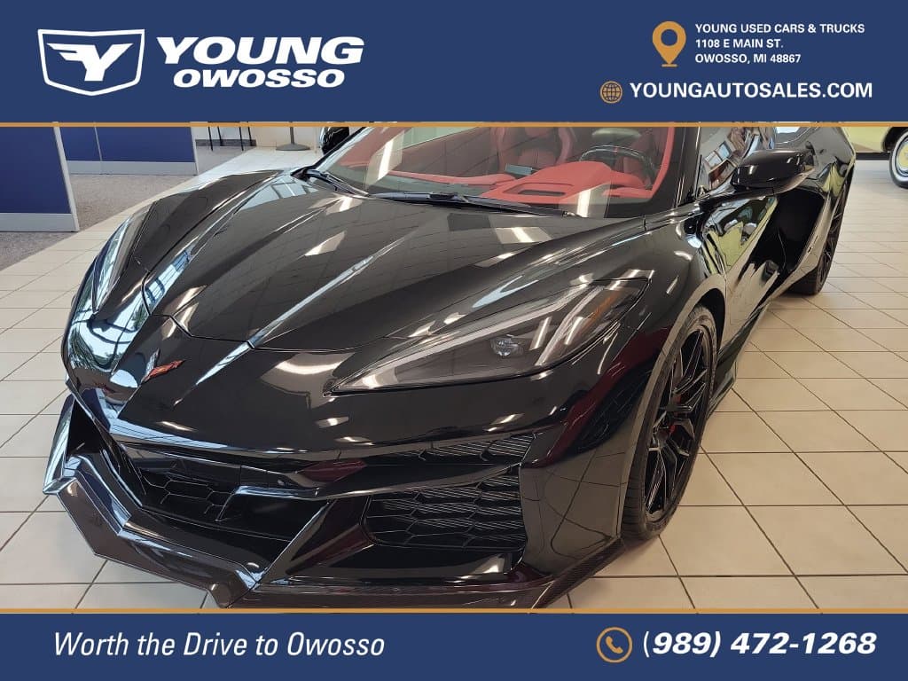 2023 Chevrolet Corvette Base — photo 1 of 6