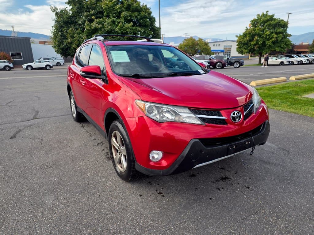 2015 Toyota RAV4 XLE — photo 1 of 10