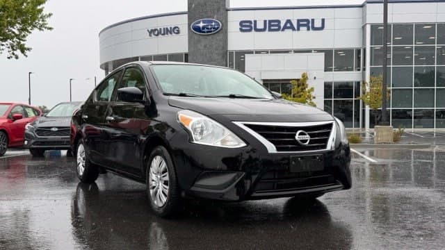 2018 Nissan Versa Sedan SV — photo 1 of 12